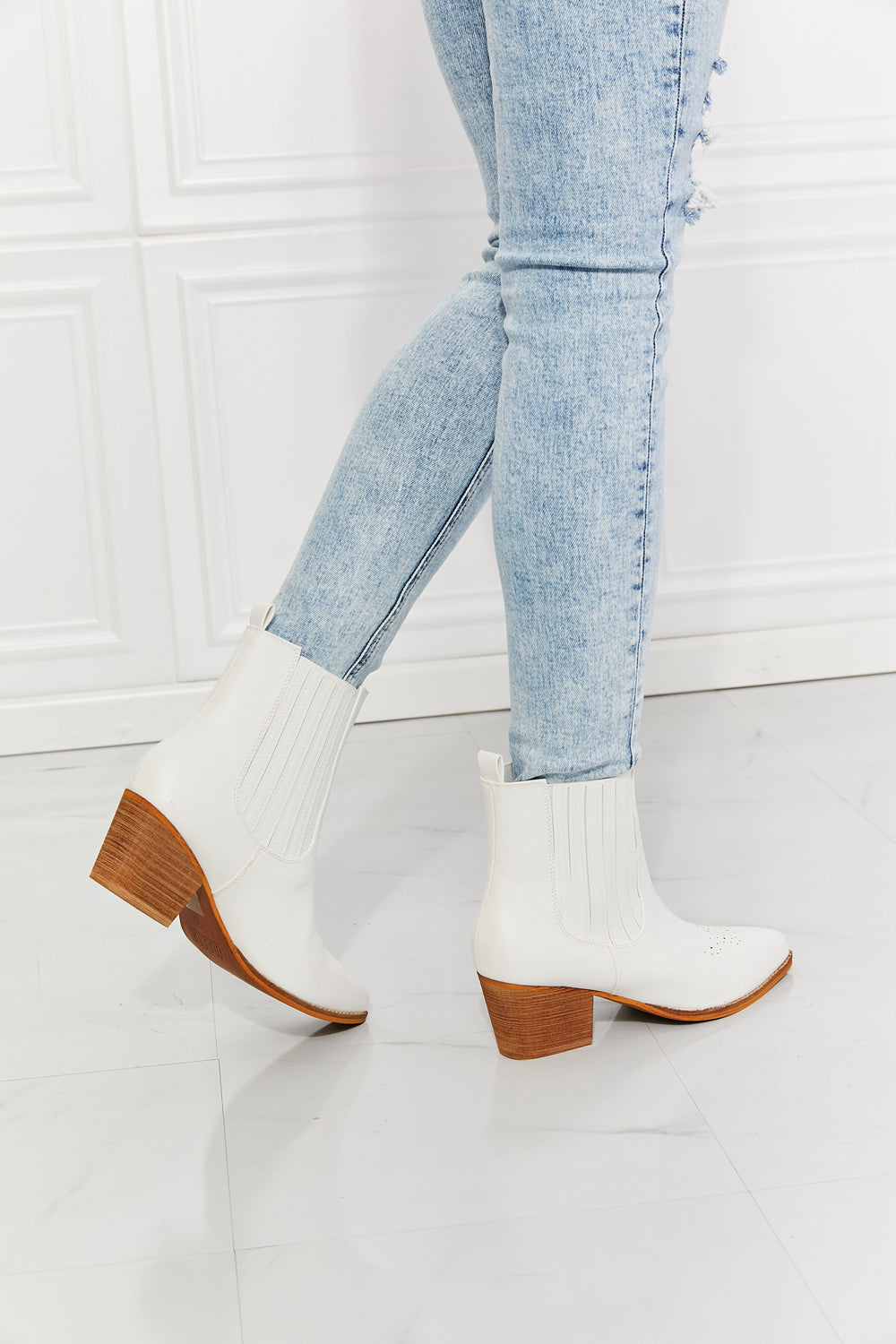 Chelsea Boot - White