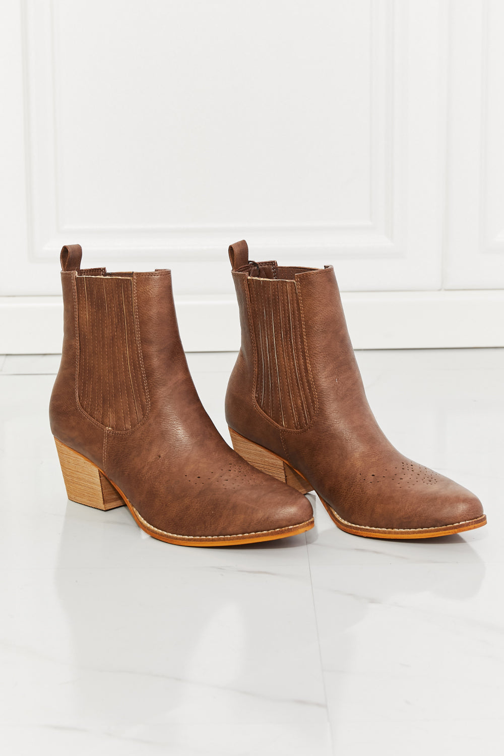 Chelsea Boot - Chestnut