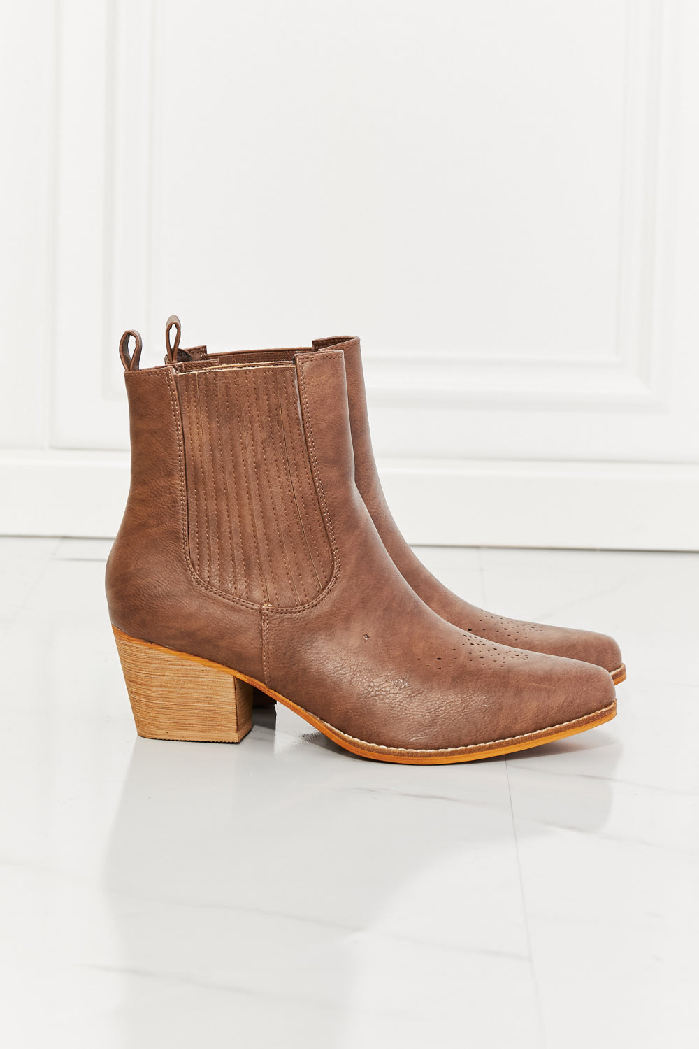 Chelsea Boot - Chestnut