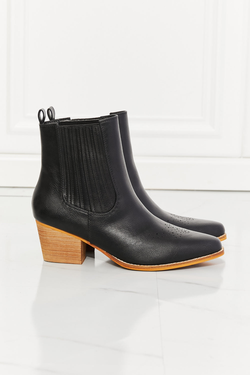 Chelsea Boot- Black