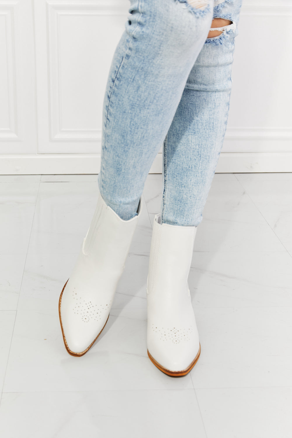 Chelsea Boot - White