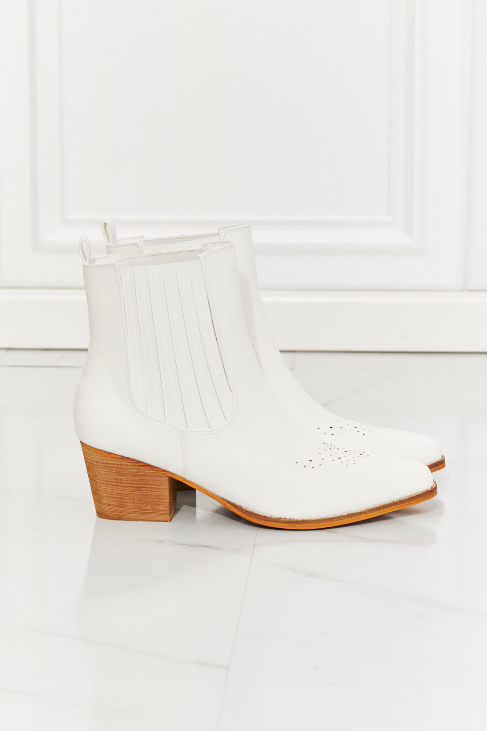 Chelsea Boot - White