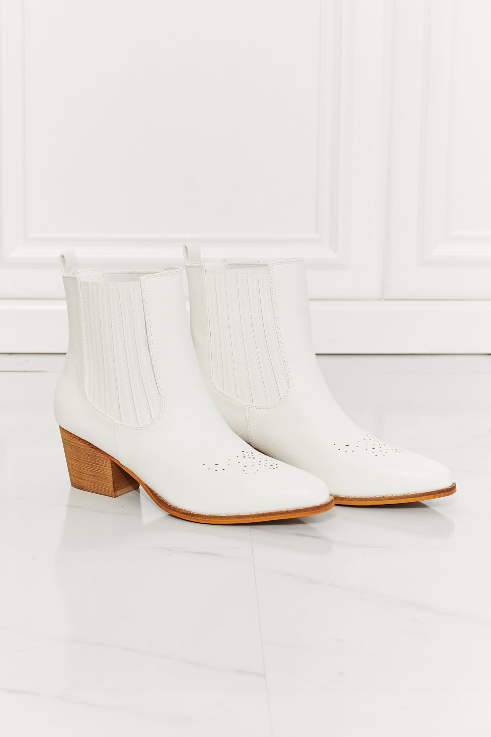 Chelsea Boot - White